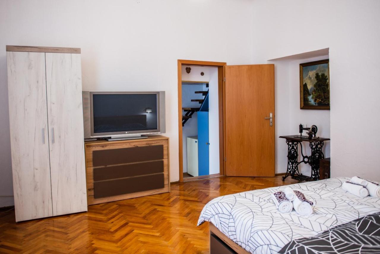 Troll'S House Apartment Сибиу Екстериор снимка